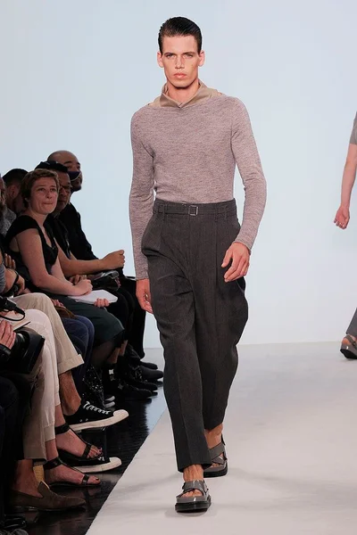 Look 14